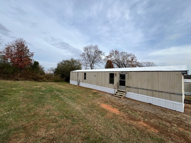 Building Photo - 137 Vestin Dr