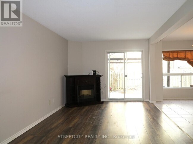 Photo - 730 Silversmith St