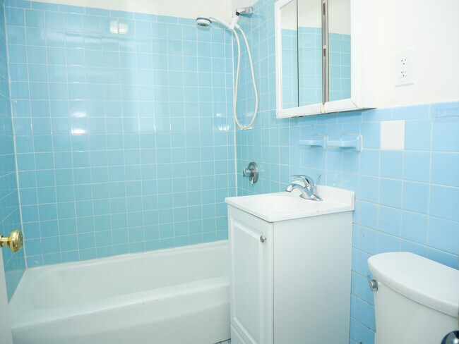 Photo - 1039 Commonwealth Avenue