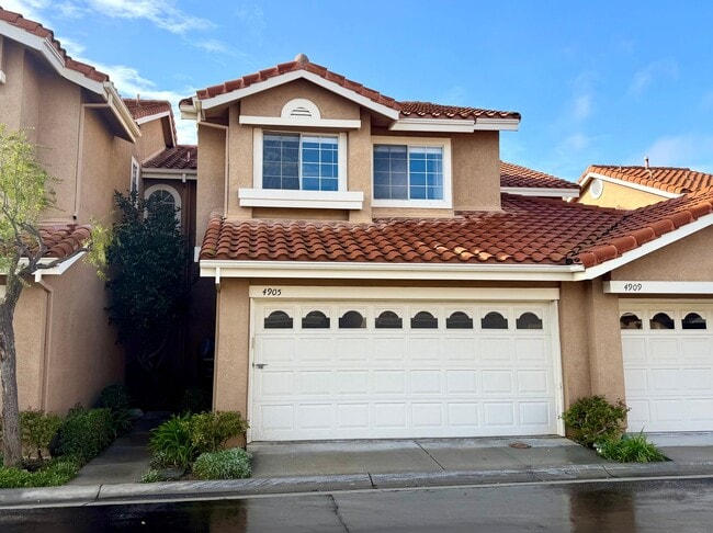 Photo - Beautiful 3 bed 2.5 bath home in Oak Park!