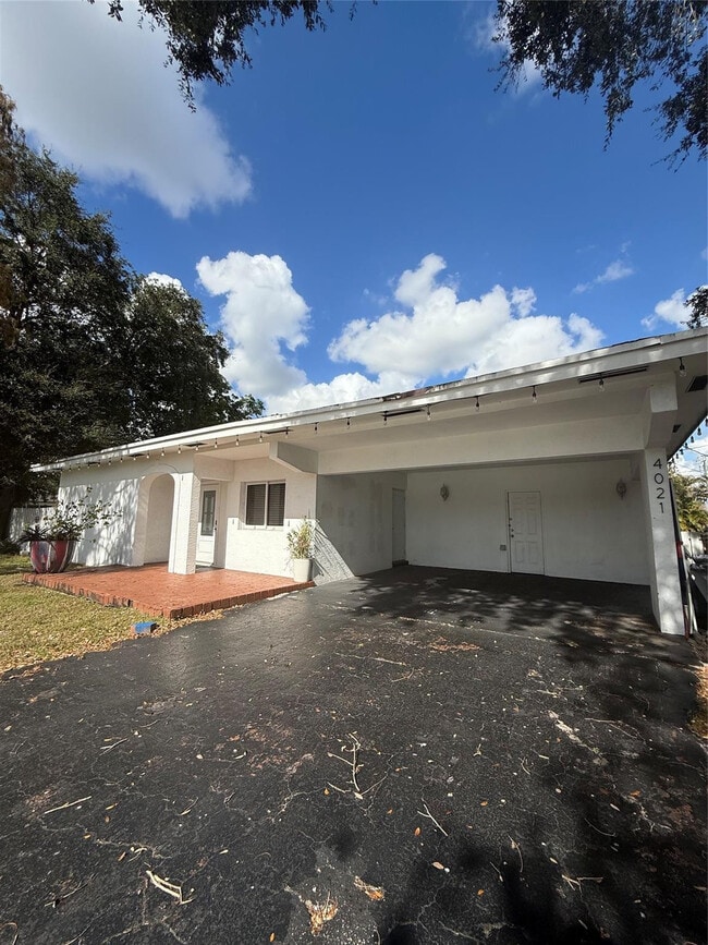 Building Photo - 4021 SW 1st St