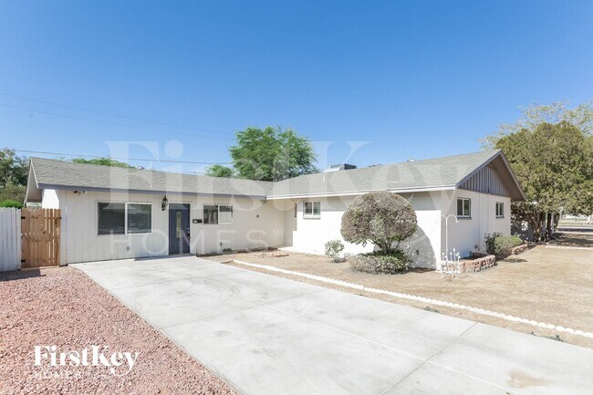 Photo - 547 W 18th St