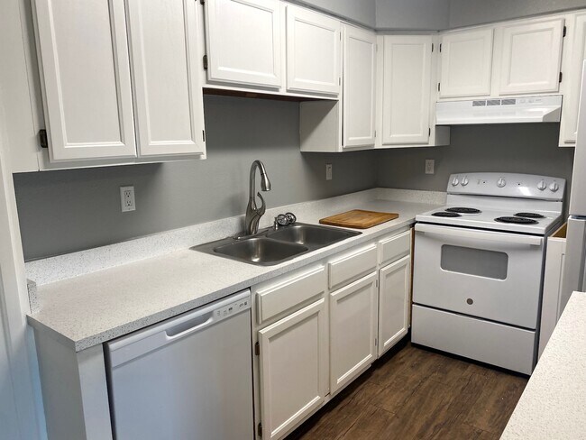 Photo - 1335 Ortiz Dr SE Unit 13