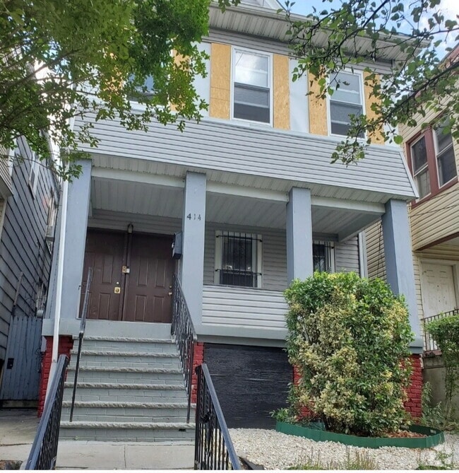 Front - 414 S 15th St Rental