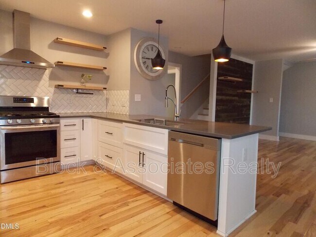 Photo - 202 Lincoln Ct