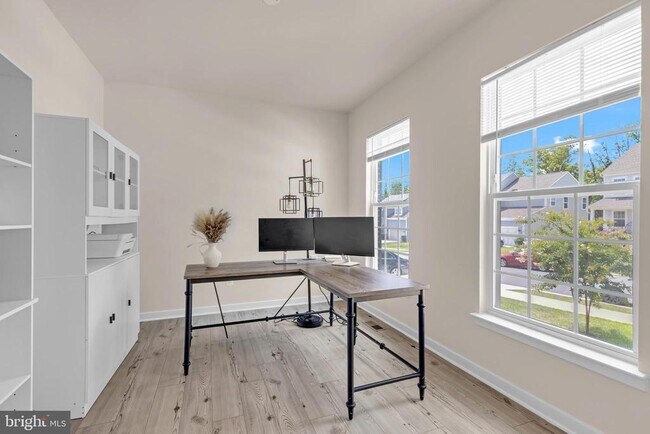 Photo - 2053 Whithorn Hl