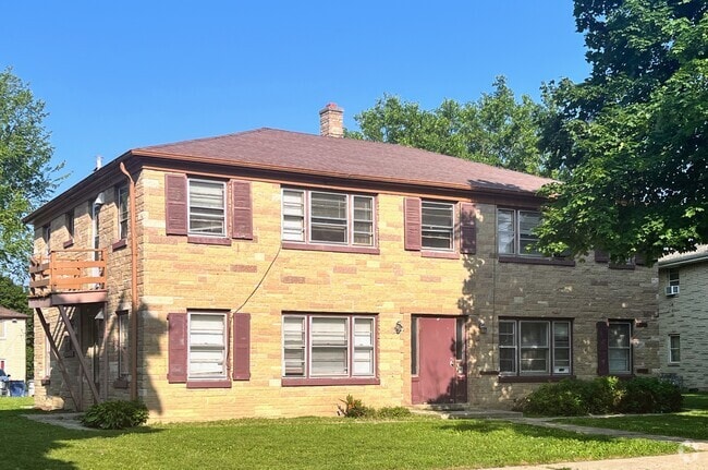 Building Photo - 5876 N 32nd St Rental