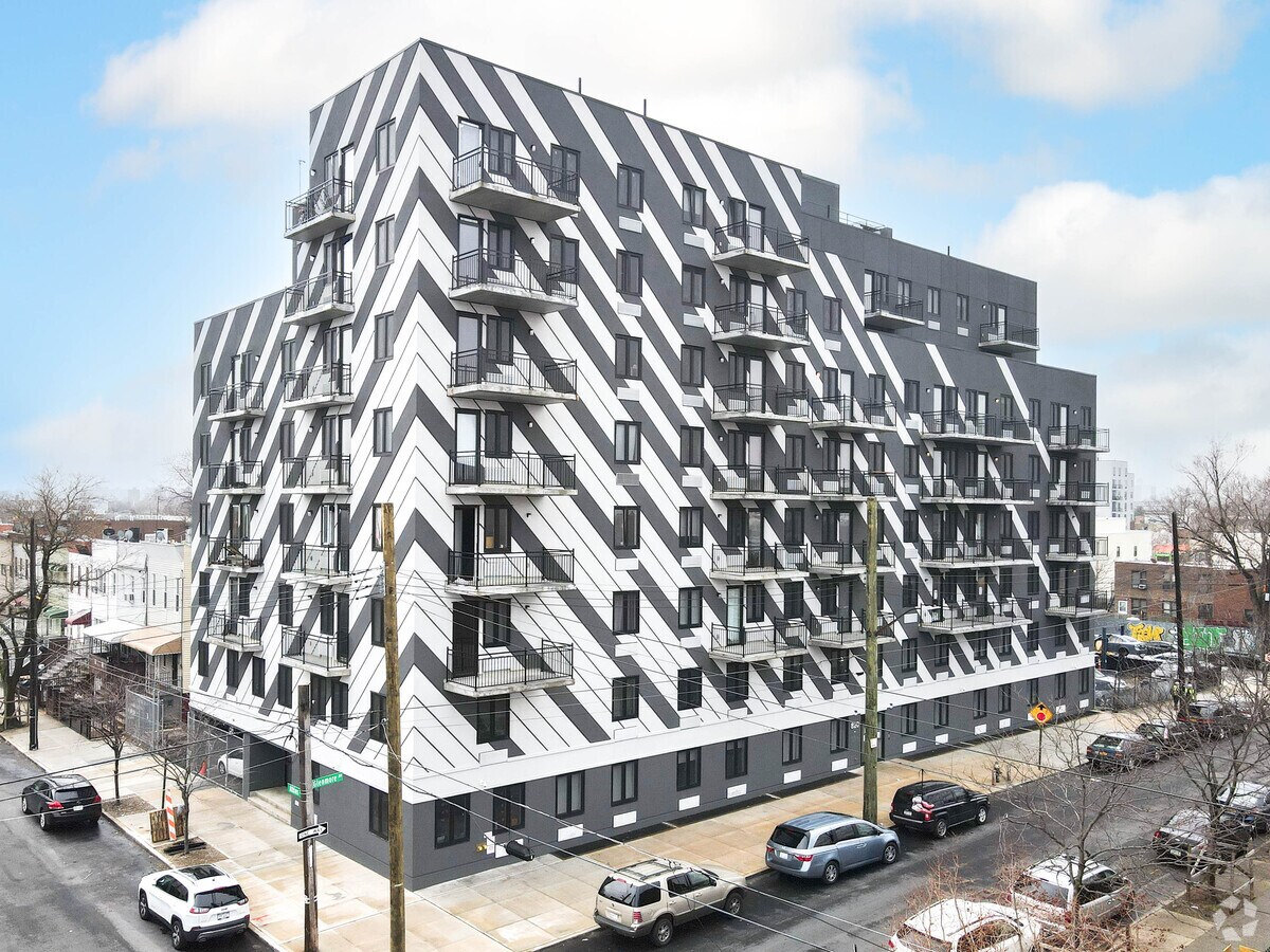 Photo - 820 Glenmore Ave Apartments