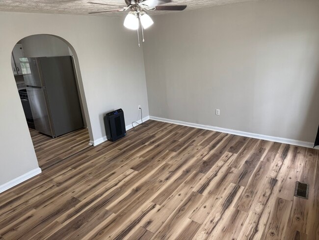 Photo - 114 Edgemont Dr