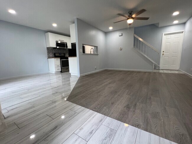 Photo - 230 Dakota Ct