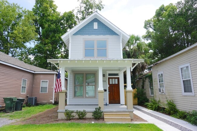 Building Photo - 2 BED | 2 BATH | GATED BACKYARD | MIDTOWN