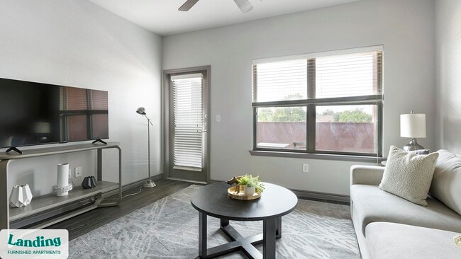 Photo - 650 S Main St Unidad 1331