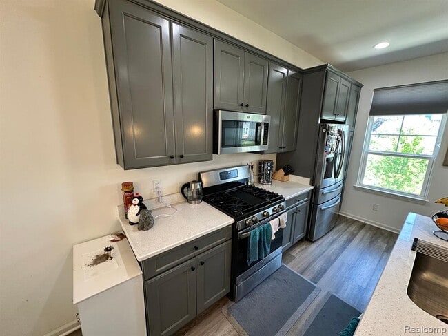 Photo - 127 Monument Ln