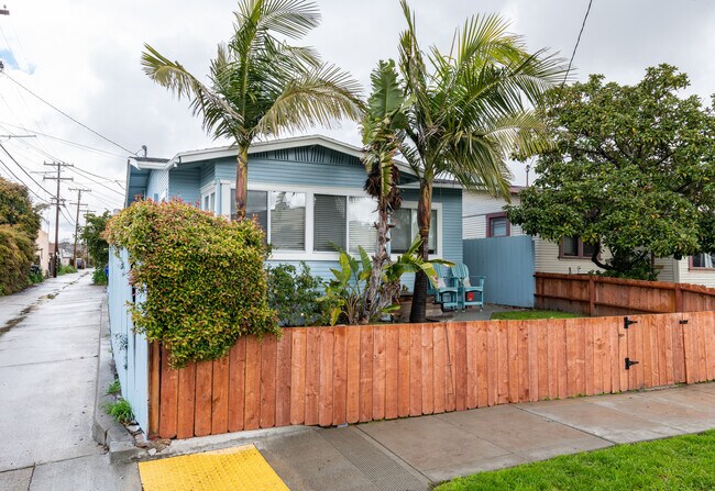 Photo - 3490 Collier Ave Unit Front