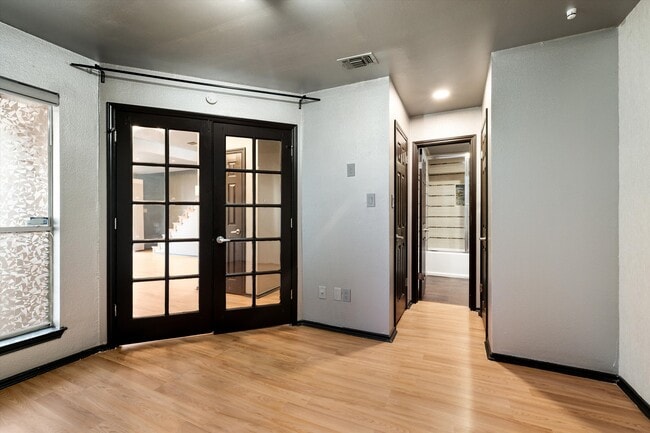 Photo - 4107 Medical Dr