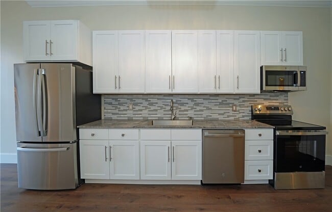 Photo - 184 N Main St