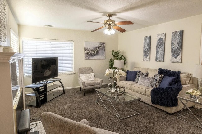 Photo - 1915 Washington St