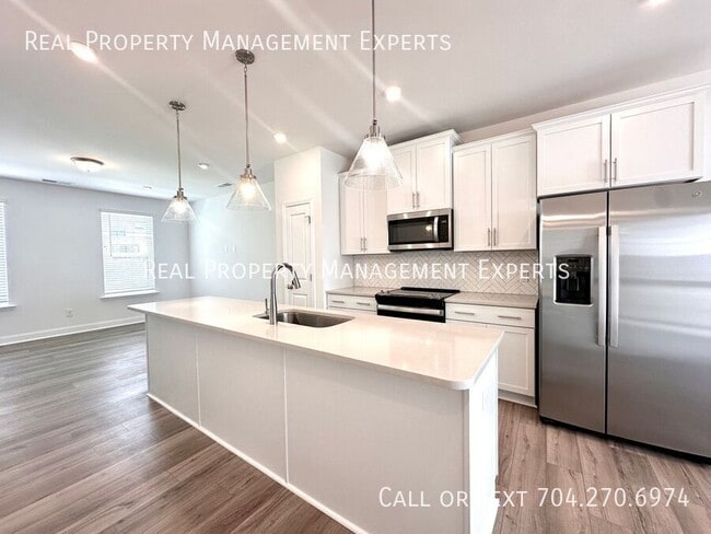 Photo - 5027 Layman Dr