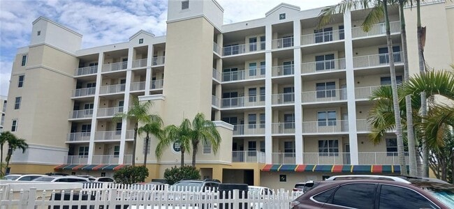 Building Photo - 1200 Country Club Dr Unit 3302