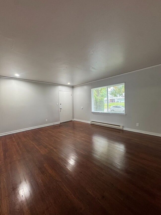 Photo - (UNM)  2 bed/1 bath Apartment Unidad 325 -09