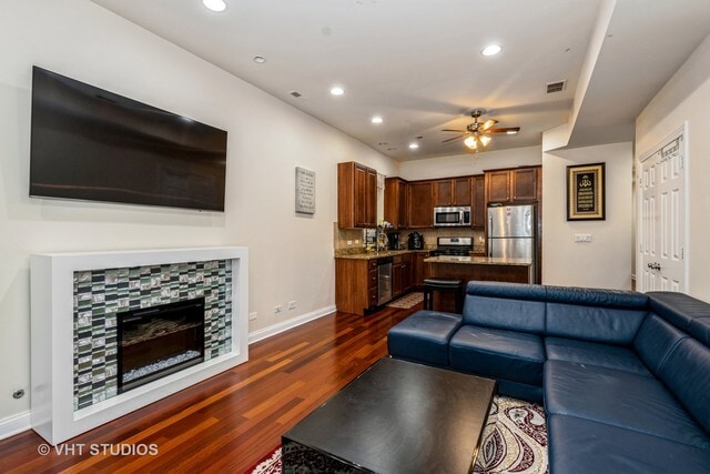 Photo - 3440 N Narragansett Ave Unit 1