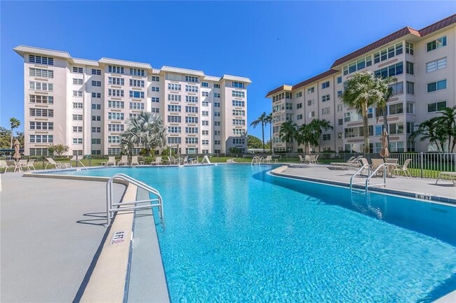 Photo - 632 Edgewater Dr Unit 537