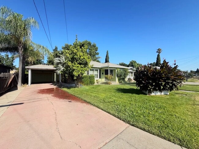 Photo - 3021 Oleander Ave