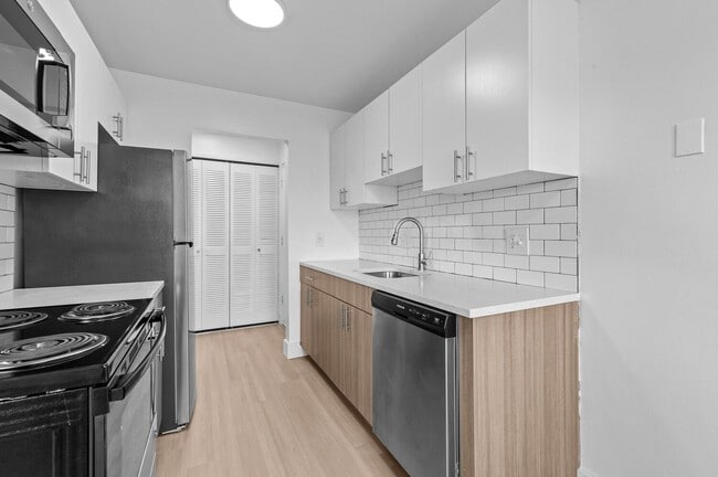 Photo - Bloomfield Square Apartments - Auburn Hill...