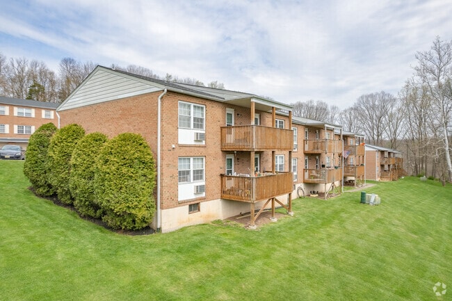 Pine Crest Apartments