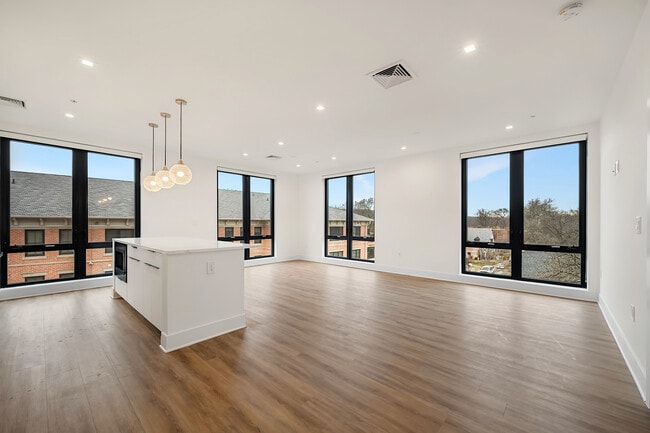 Building Photo - Taylor/Vose Rental
