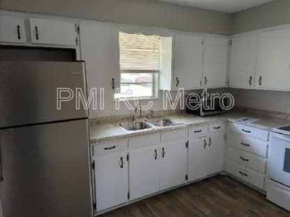 Building Photo - 1608 W 24th Terrace S Rental