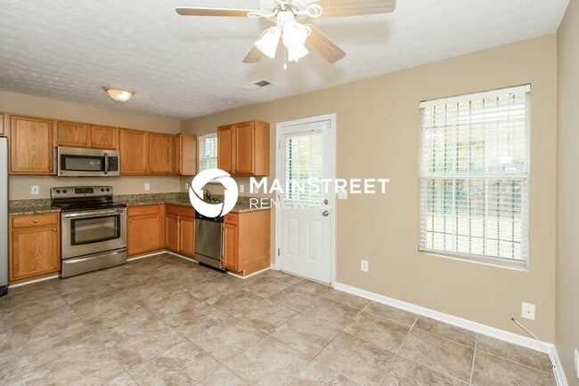 Photo - 3 Bedroom Pet-Friendly Home in Decatur, GA with Main Street Renewal