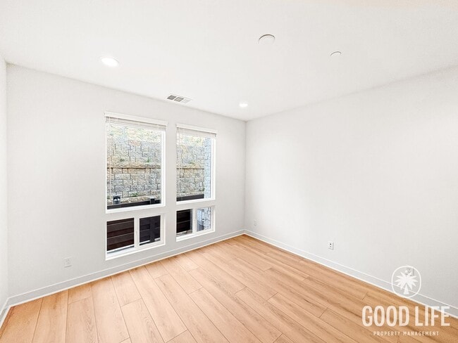 Photo - Modern 3BD/3BA in San Marcos