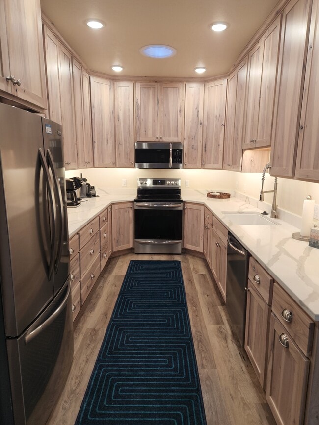 Photo - 228 Trails End