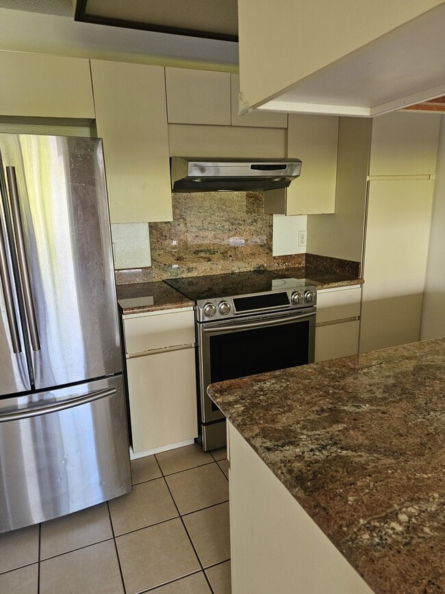 Building Photo - 94-1074-1074 Paawalu St