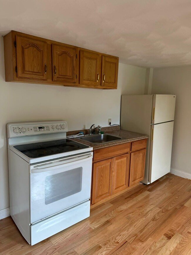 Photo - 147 Pleasant St Unit 4