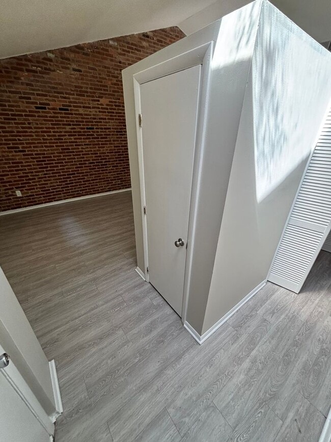 Photo - 2 Bedrooms / 1.5 Bathrooms ~ Crossroads Area ~