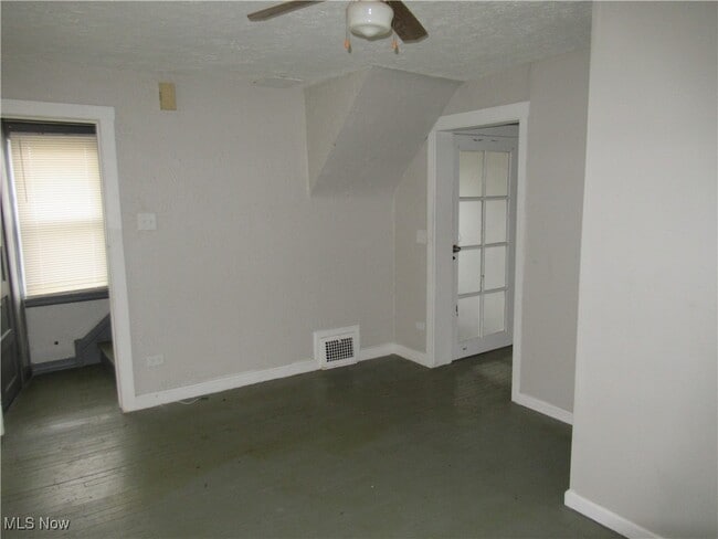 Photo - 1343 Churchill Rd