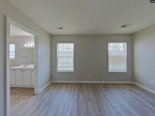 Photo - 109 Chatham Trace