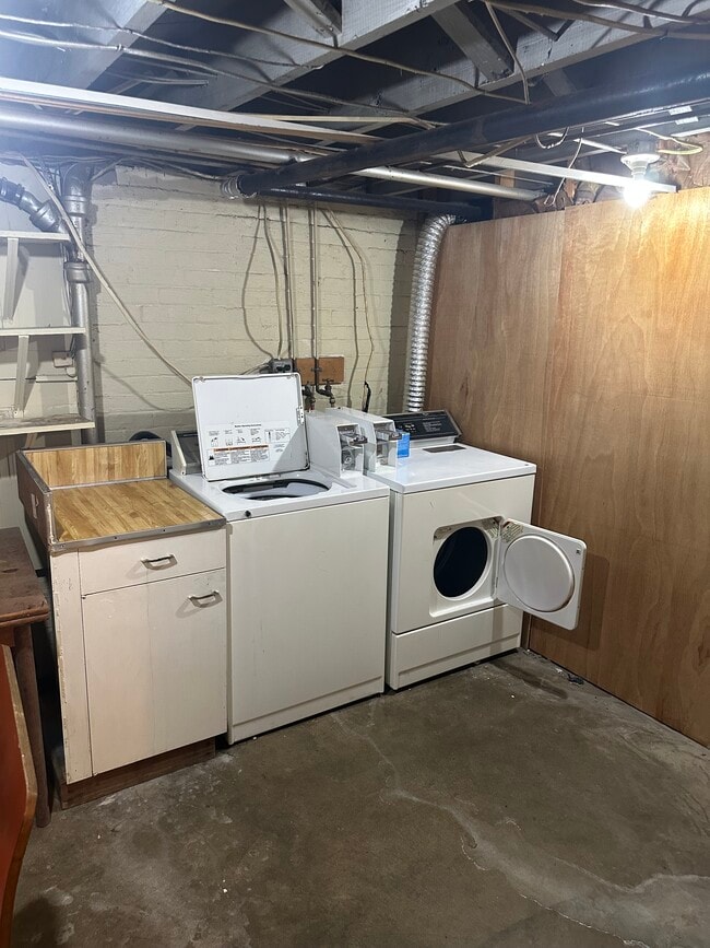 Photo - 1149 W Monroe St Unit Lower Level