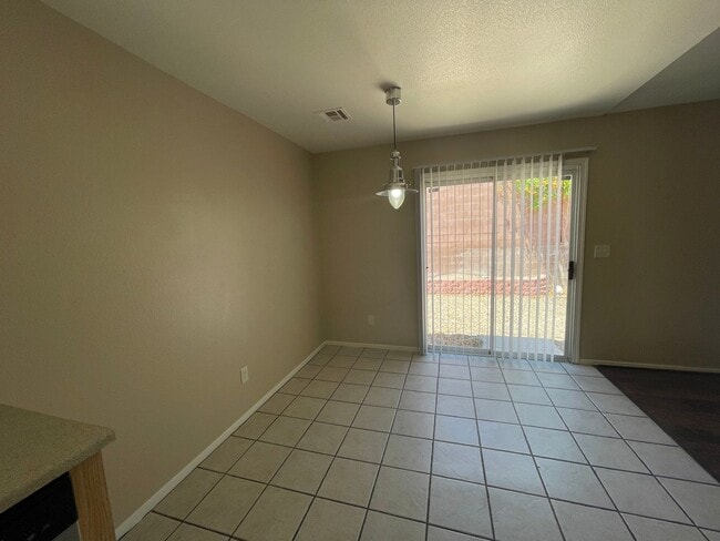 Photo - 3026 Honeysuckle Ave