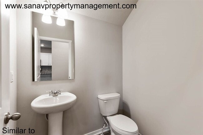 Photo - 2408 SW Plaza Pkwy