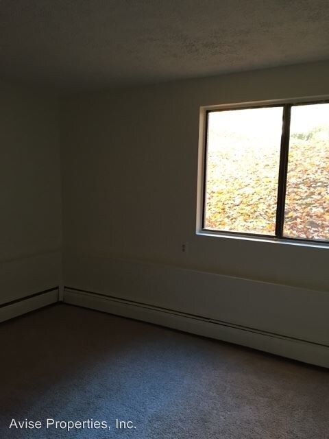 Photo - 150-196 River Rd