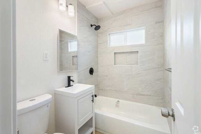 Building Photo - 11812 S Main St Unit 3 Rental
