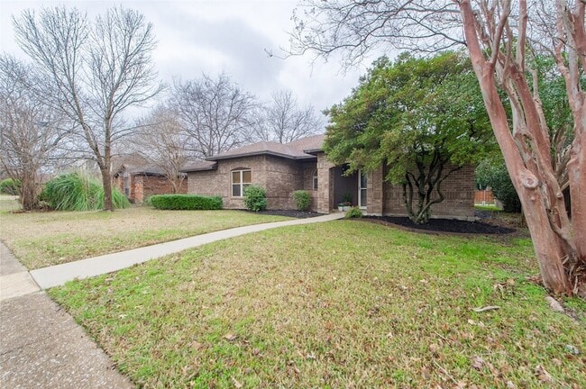 2901 Hampshire Dr