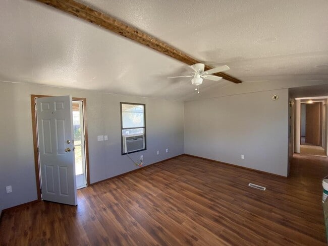 Photo - 4005 Hilltop Dr
