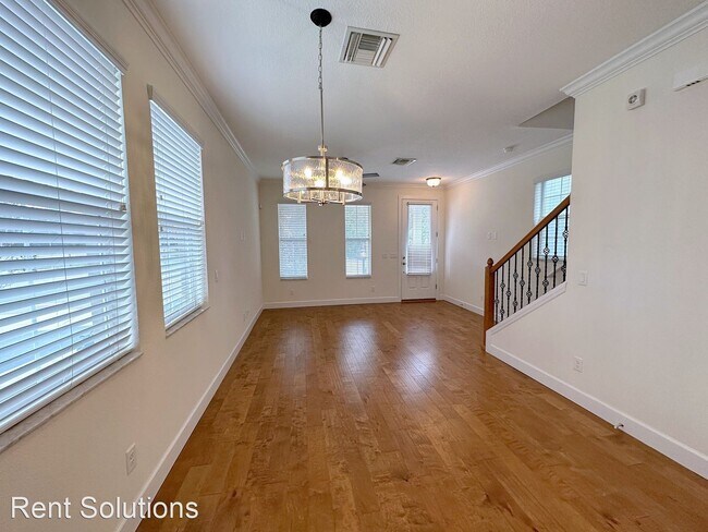 Photo - 3 br, 2.5 bath House - 633 Jetstar Lane