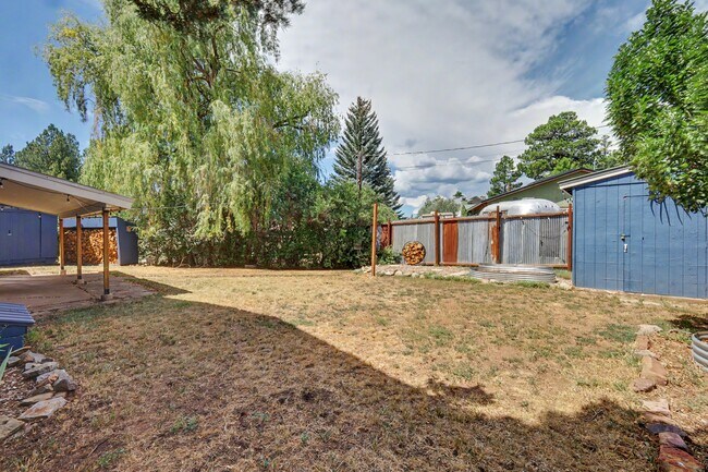 305 Mesa Dr