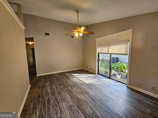 Photo - 108 E Lakemont Dr