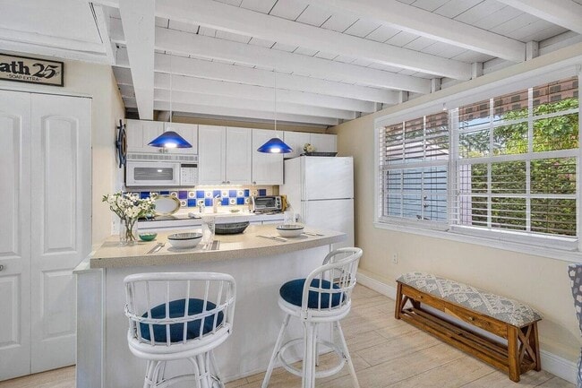 Photo - 521 N Swinton Ave